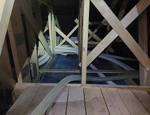 Zateplení stropu novostavby pomocí foukané izolace